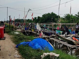 Ketersediaan Air Bersih  Nelayan Di Pasir Sakti Lampung Timur, Menjadi  Skala Prioritas Bupati 