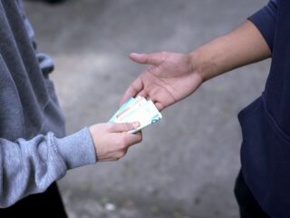 Pengecer Pupuk di Jojog Ngaku Diperas Oknum LSM: Dimintai Duit Sewa Kantor Usai Diinterogasi Bak Penyidik