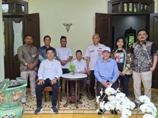 Menemui Pembina, Bara JP Lampung Usulkan Jokowi Kunjungi Lampung  gelar temu kangen relawan Serta Bahas Intraksi Negatif Masyarakat dan Gajah