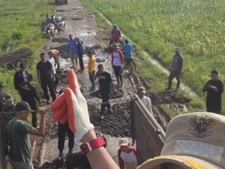 Jalan Poros Kabupaten Negara Nabung Lampung Timur Rusak Parah, Warga Minta Bupati Segera Bertindak