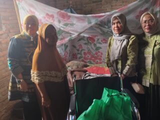 Ketua DPRD Lamtim Rida Rotul Aliyah: Bantuan Kursi Roda Wujud Perhatian Pemerintah untuk Lansia