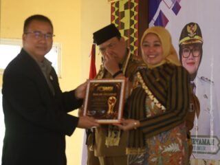 Ketua DPRD Lampung Timur Hj. Rida Rotul Aliyah Terima Anugerah SMSI 2026 sebagai Mitra Pengawasan Kebijakan Daerah