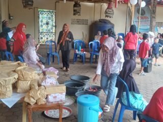 Meriah! ! ! Azzohirri Ketua IWO Lamtim Gelar Lomba Anak di Hari Kemerdekaan